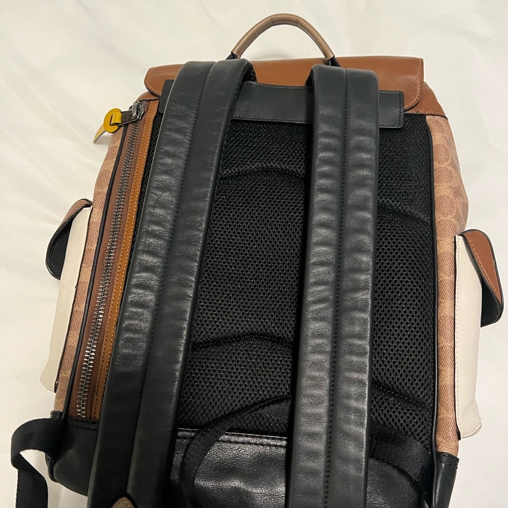 Coach Back-Pack - Picture 2 of 3